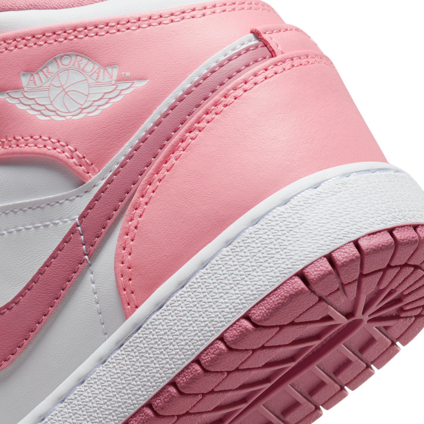 aj1 mid valentines day