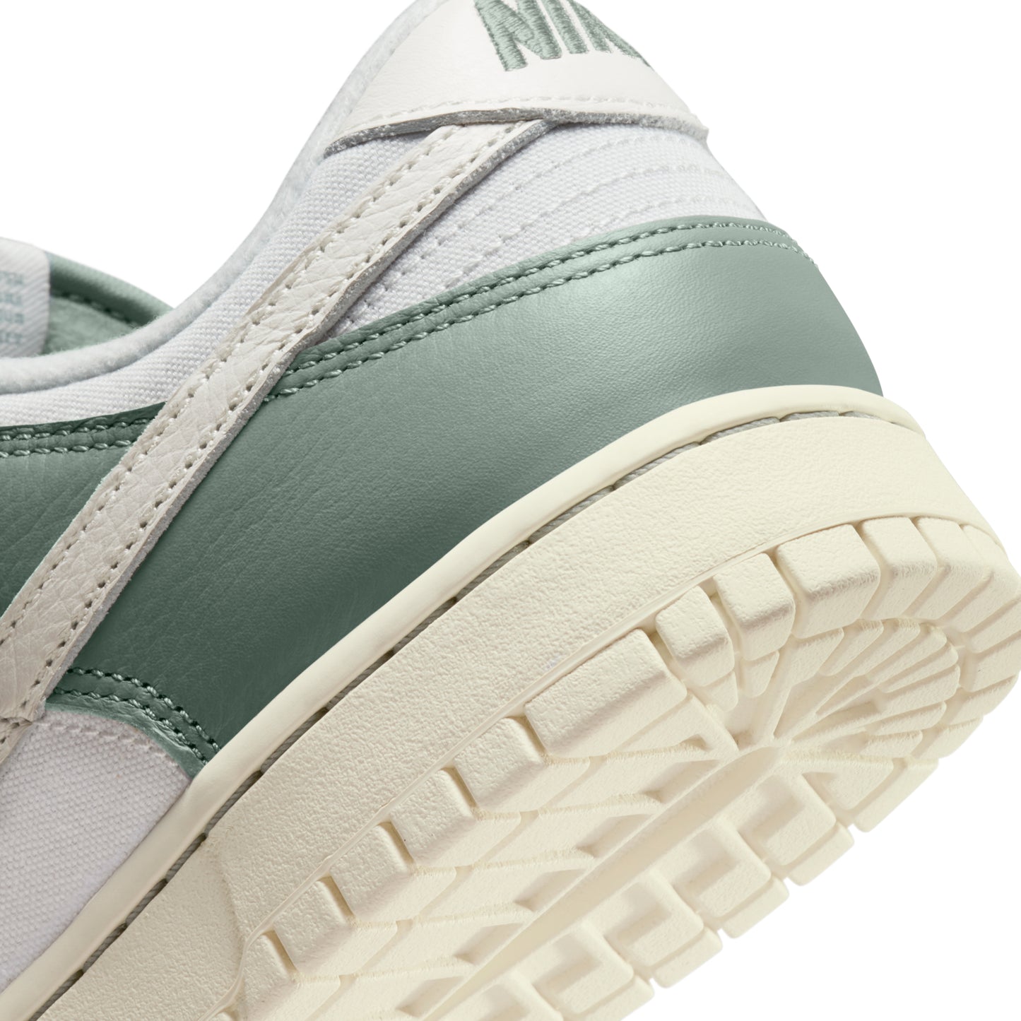 Low Dunk Mica Green