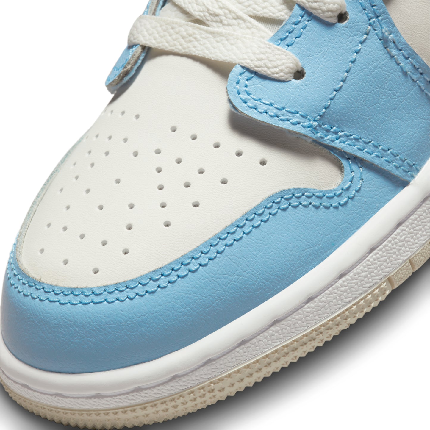 aj1 low ice blue black