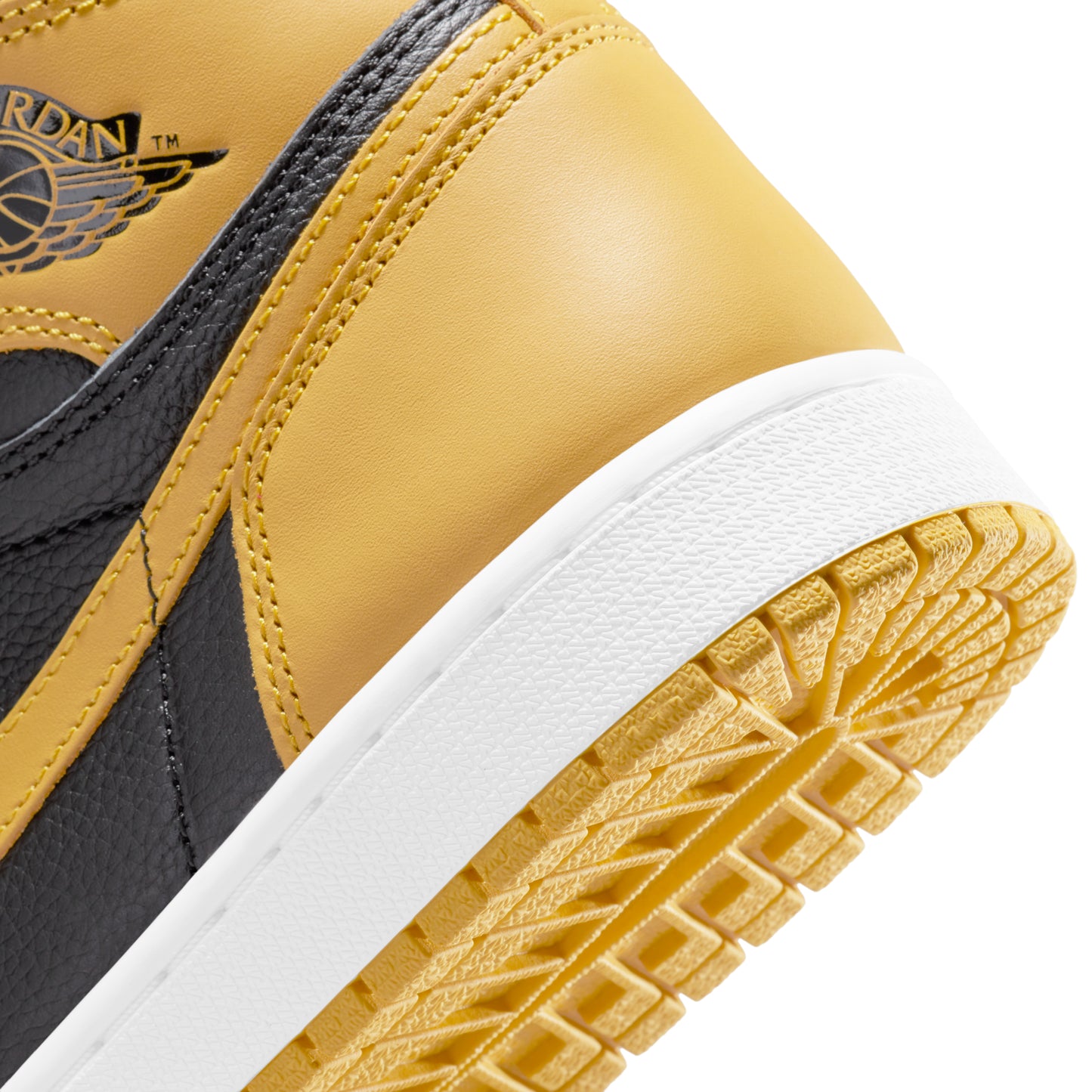 Nike Air Jordan 1 Retro High OG "Pollen"