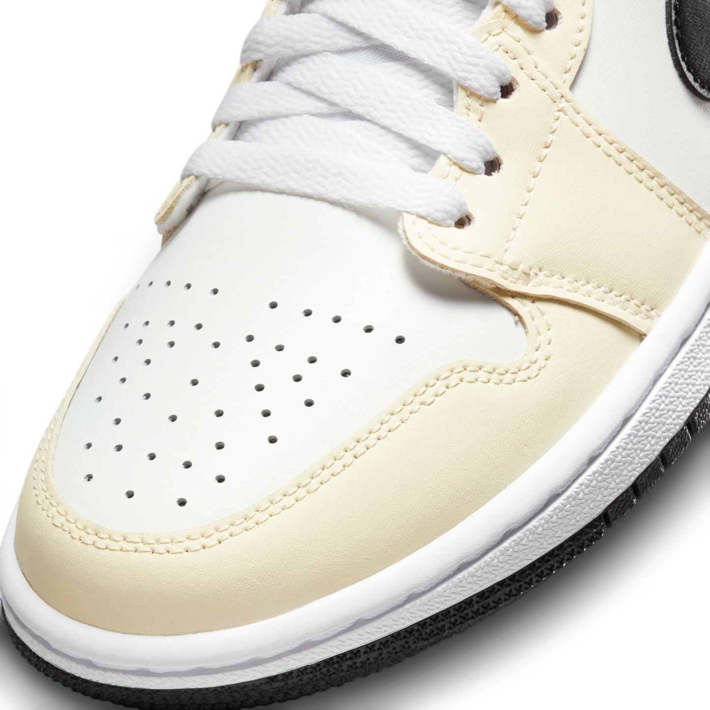 Nike Air Jordan 1 Mid W "Coconut Milk"