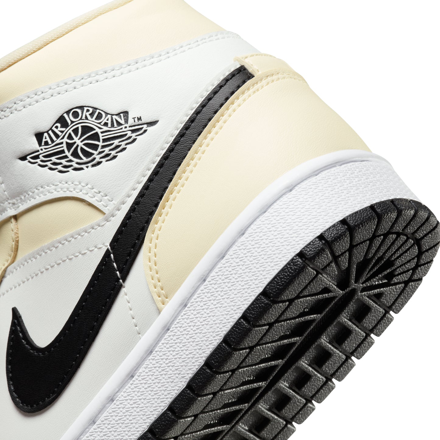 Nike Air Jordan 1 Mid W "Coconut Milk"