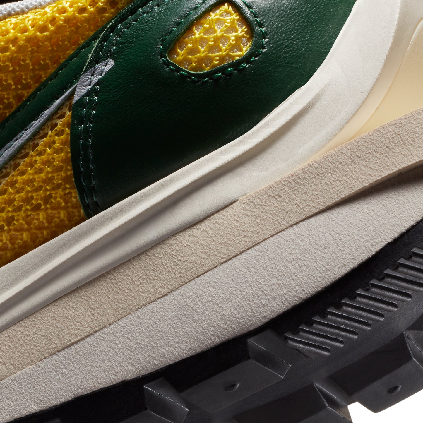 Nike x Sacai Vaporwaffle "Tour Yellow Stadium Green"