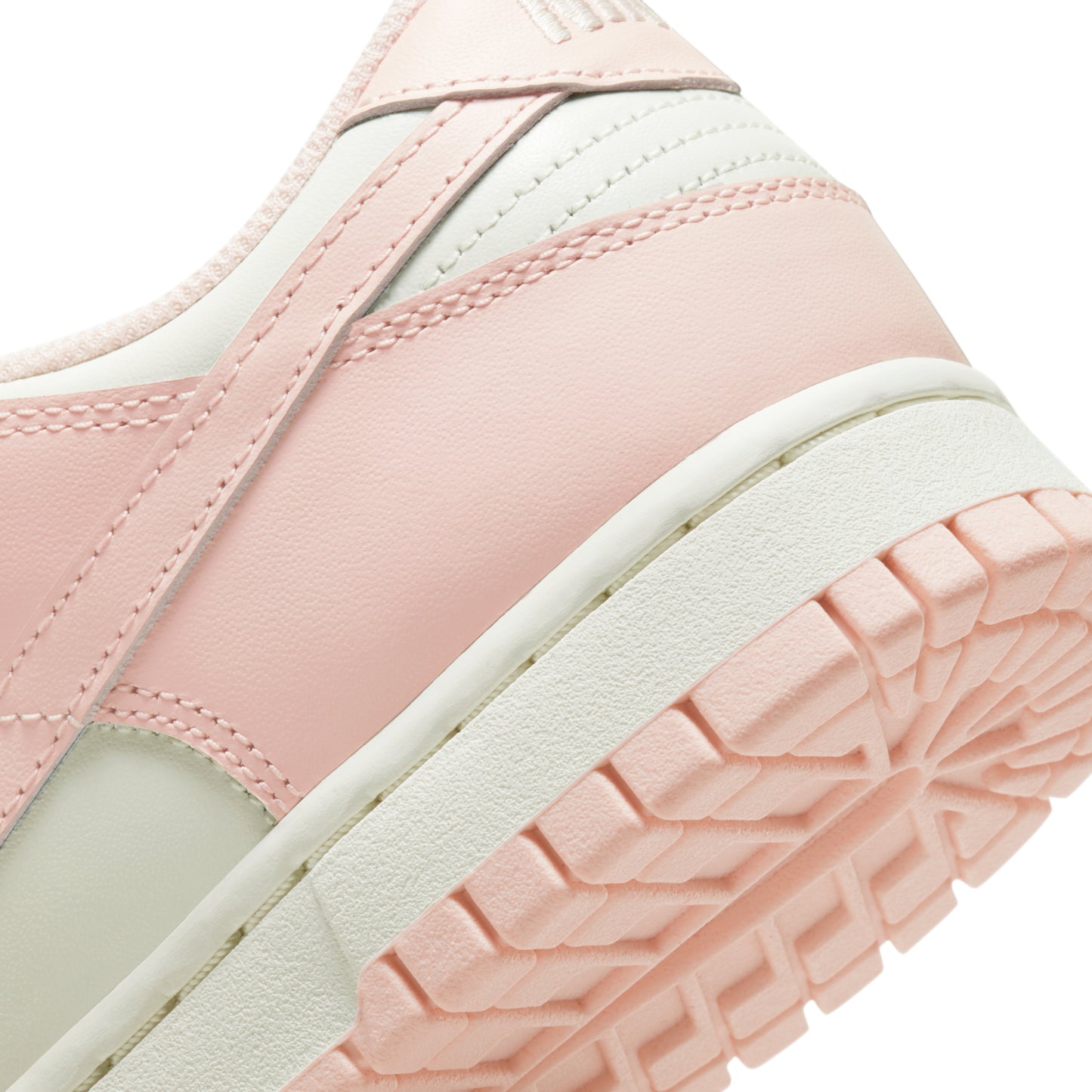 Nike Dunk Low W "Orange Pearl"