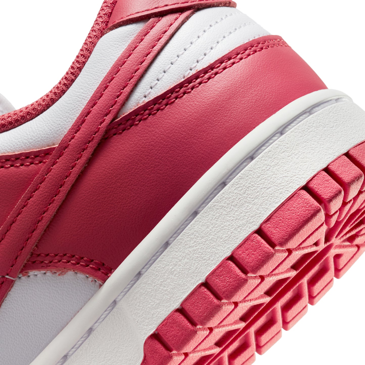 Nike Dunk Low W "Archeo Pink"