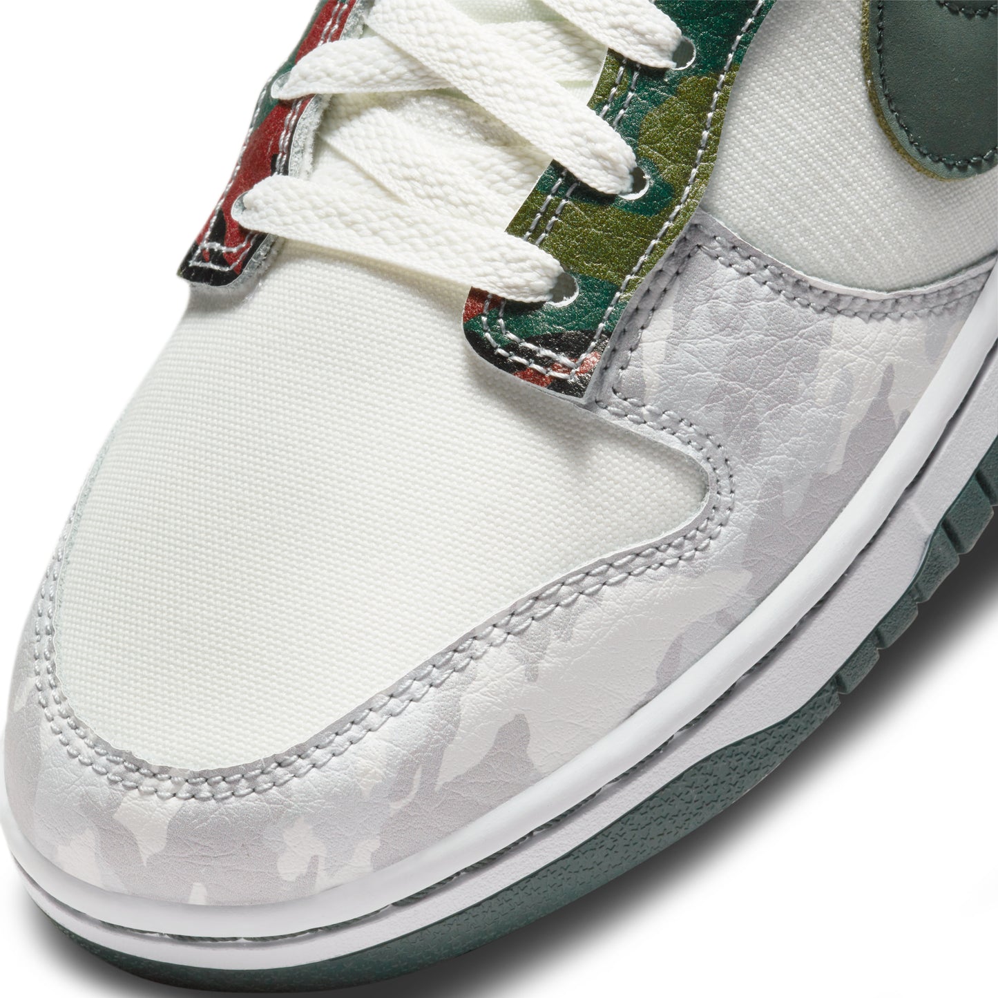 Nike Dunk Low SE "Multi-Camo"