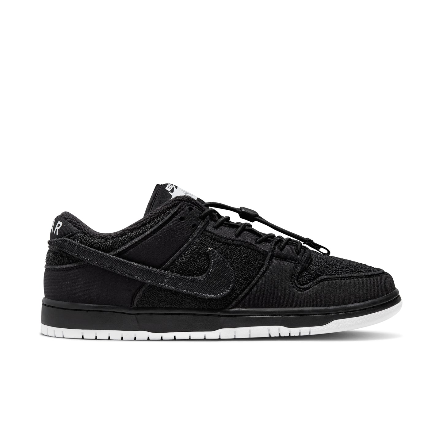 Nike SB Dunk Low Gnarhunters