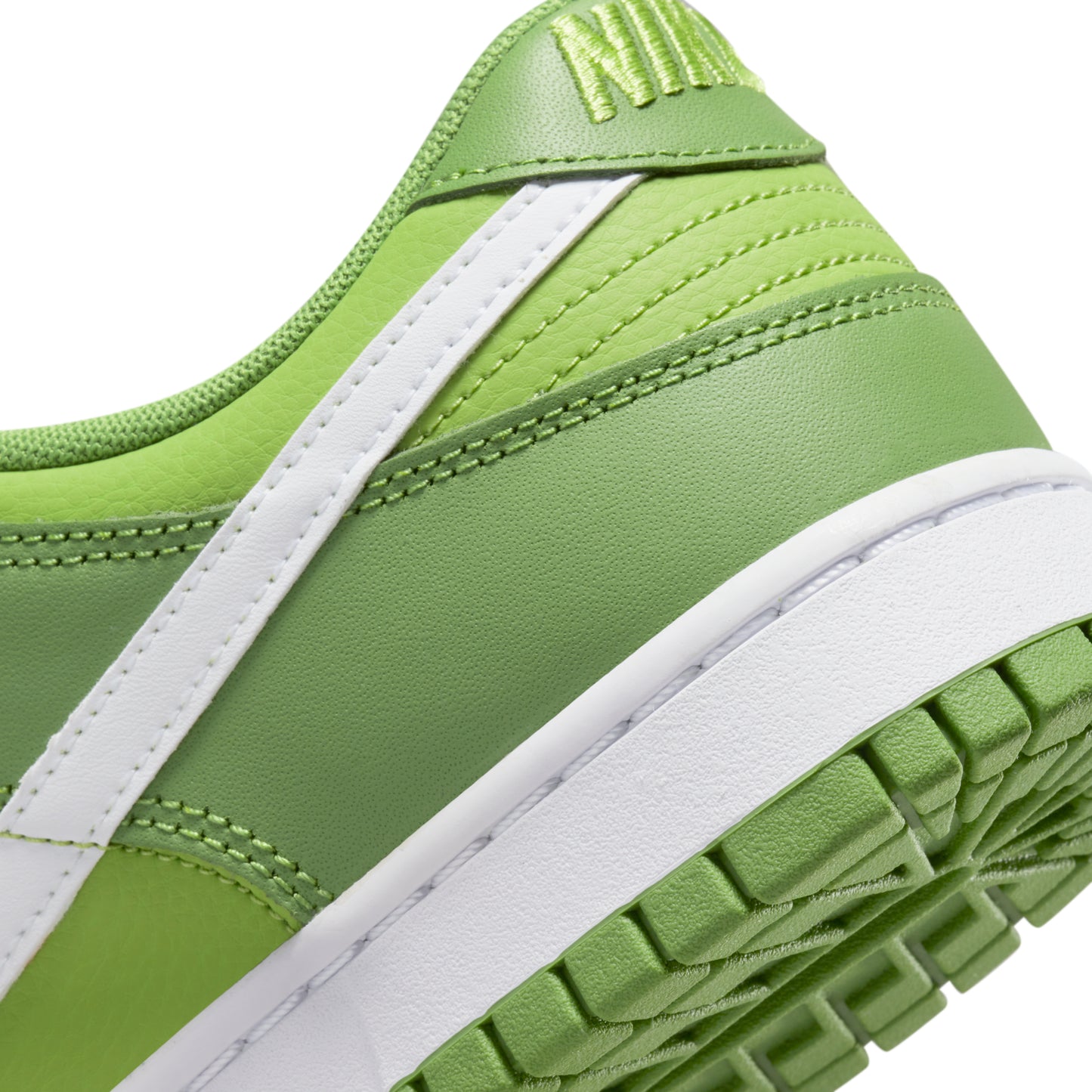 Nike Dunk Low Chlorophyll