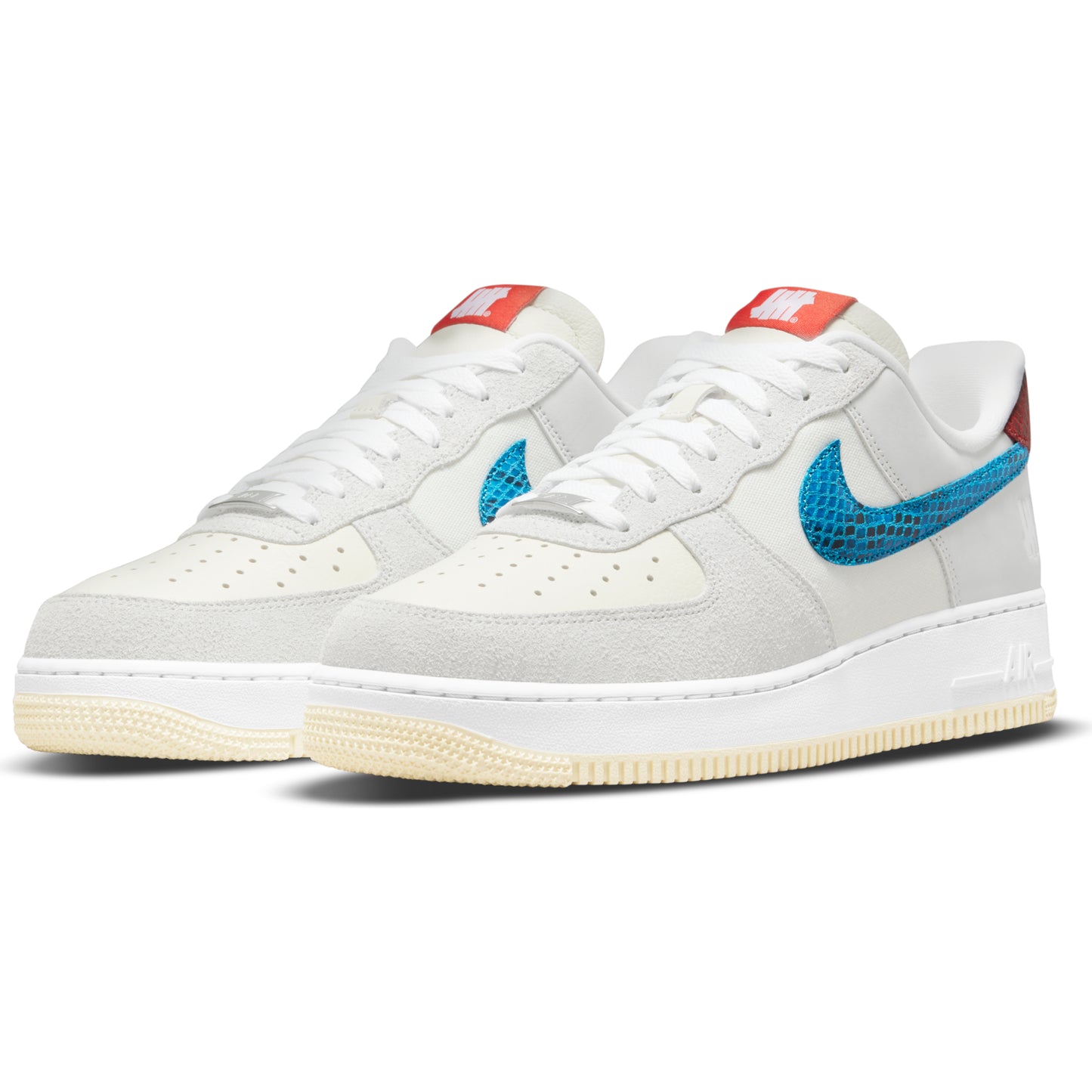 Nike Air Force 1 Low SP Undefeated 5 On It Dunk vs. AF1