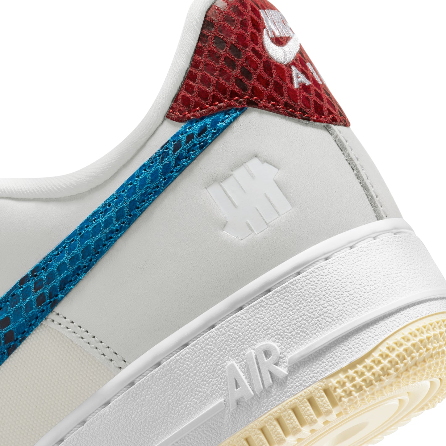 Nike Air Force 1 Low SP Undefeated 5 On It Dunk vs. AF1