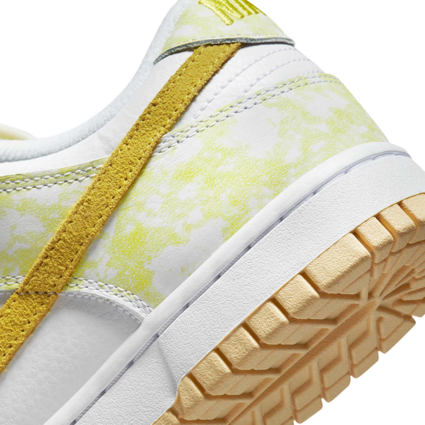Nike Dunk Low Yellow Strike (W)