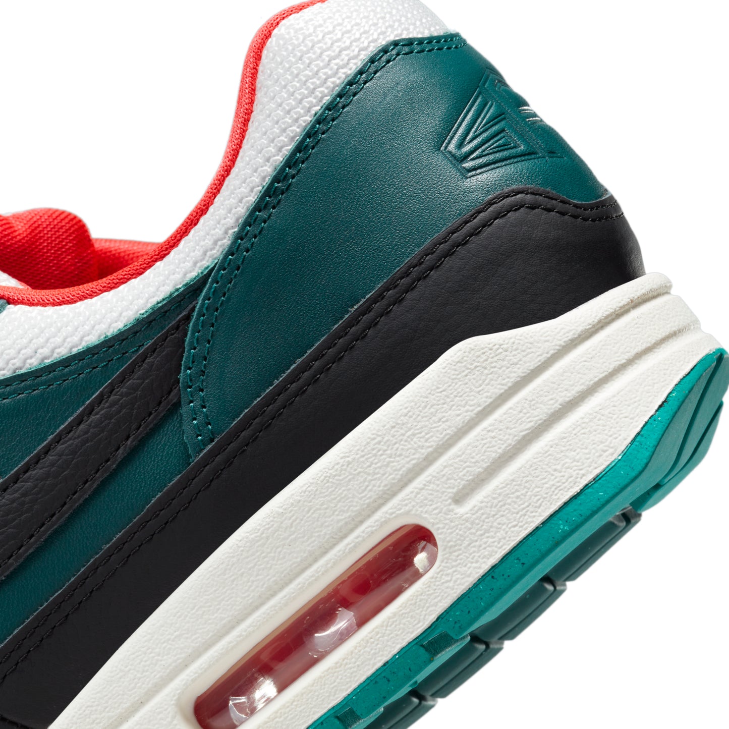 Nike Air Max 1 LeBron James Liverpool F.C.