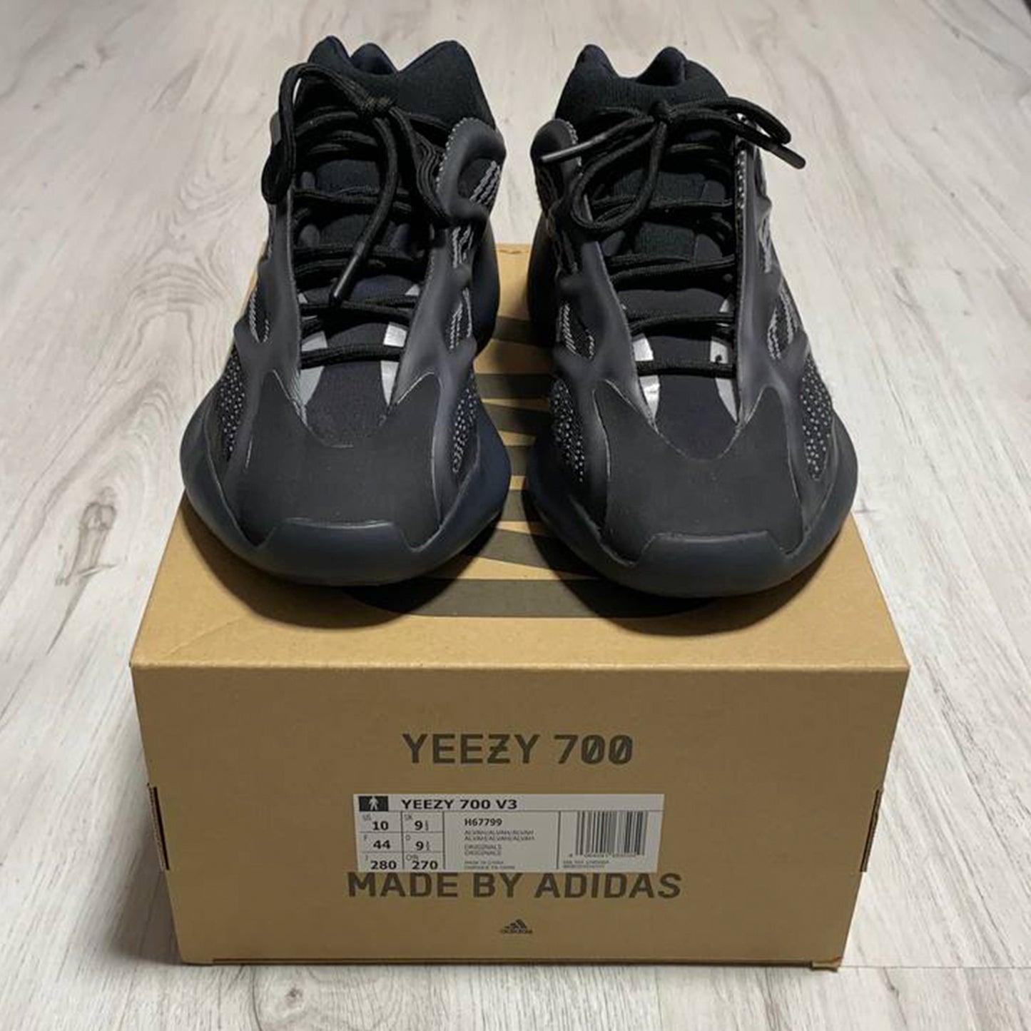 adidas Yeezy 700 V3 Alvah