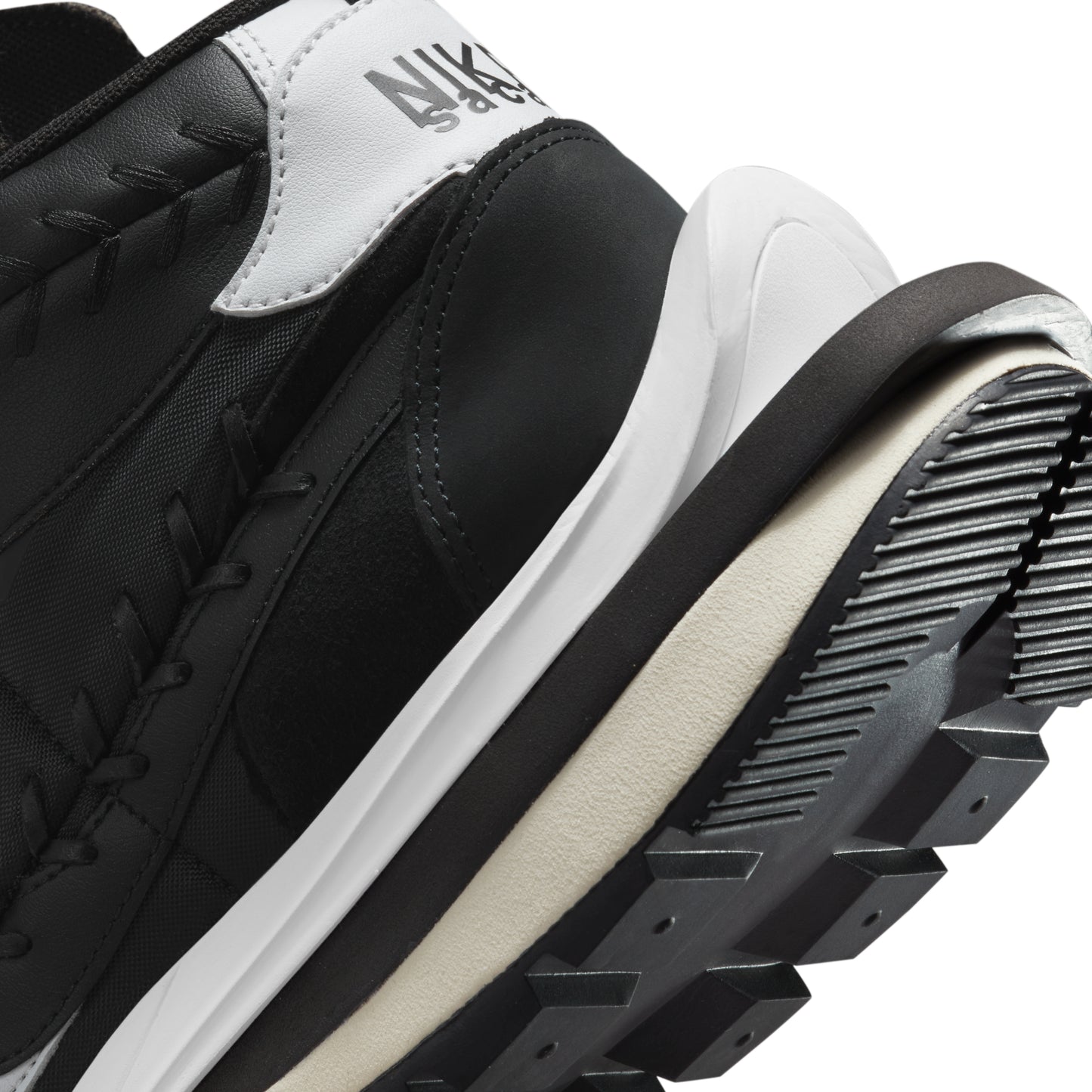 Nike x Sacai x Jean Paul Gaultier Vaporwaffle "Black White"