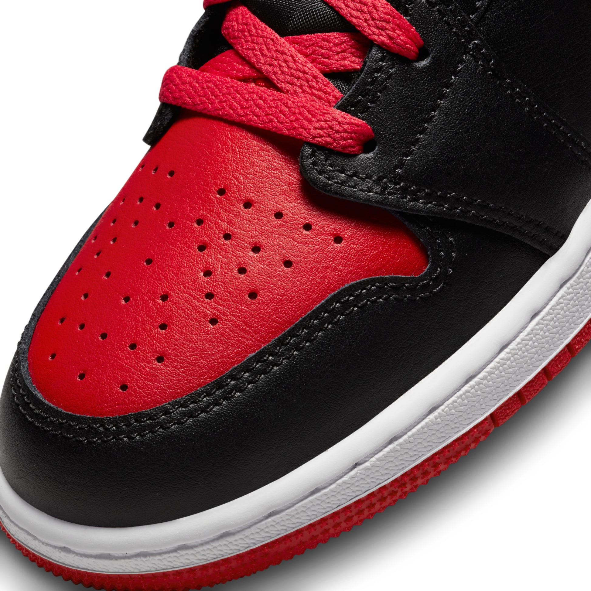 Nike Air Jordan 1 Mid Alternate Bred